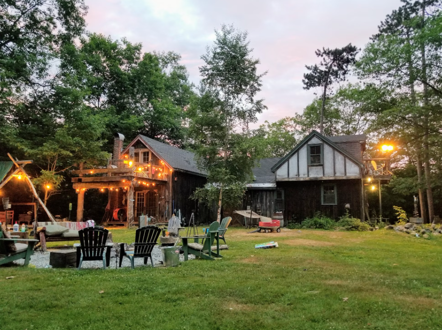 A minimalistic backyard