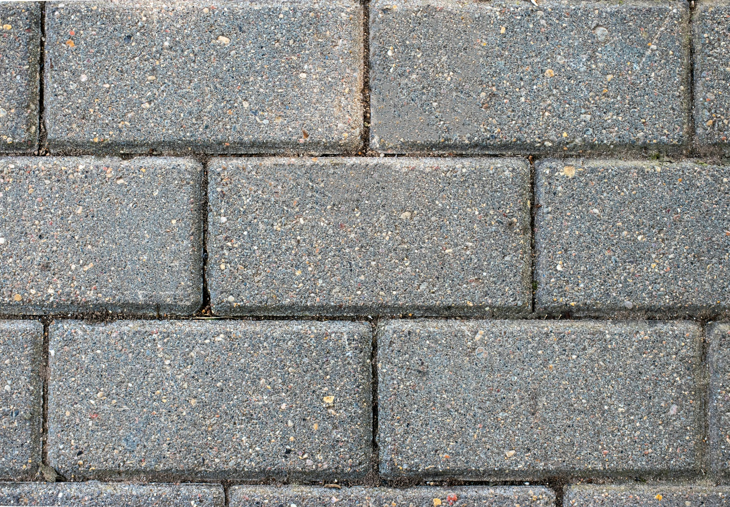 Closeup of a retaining wall.
